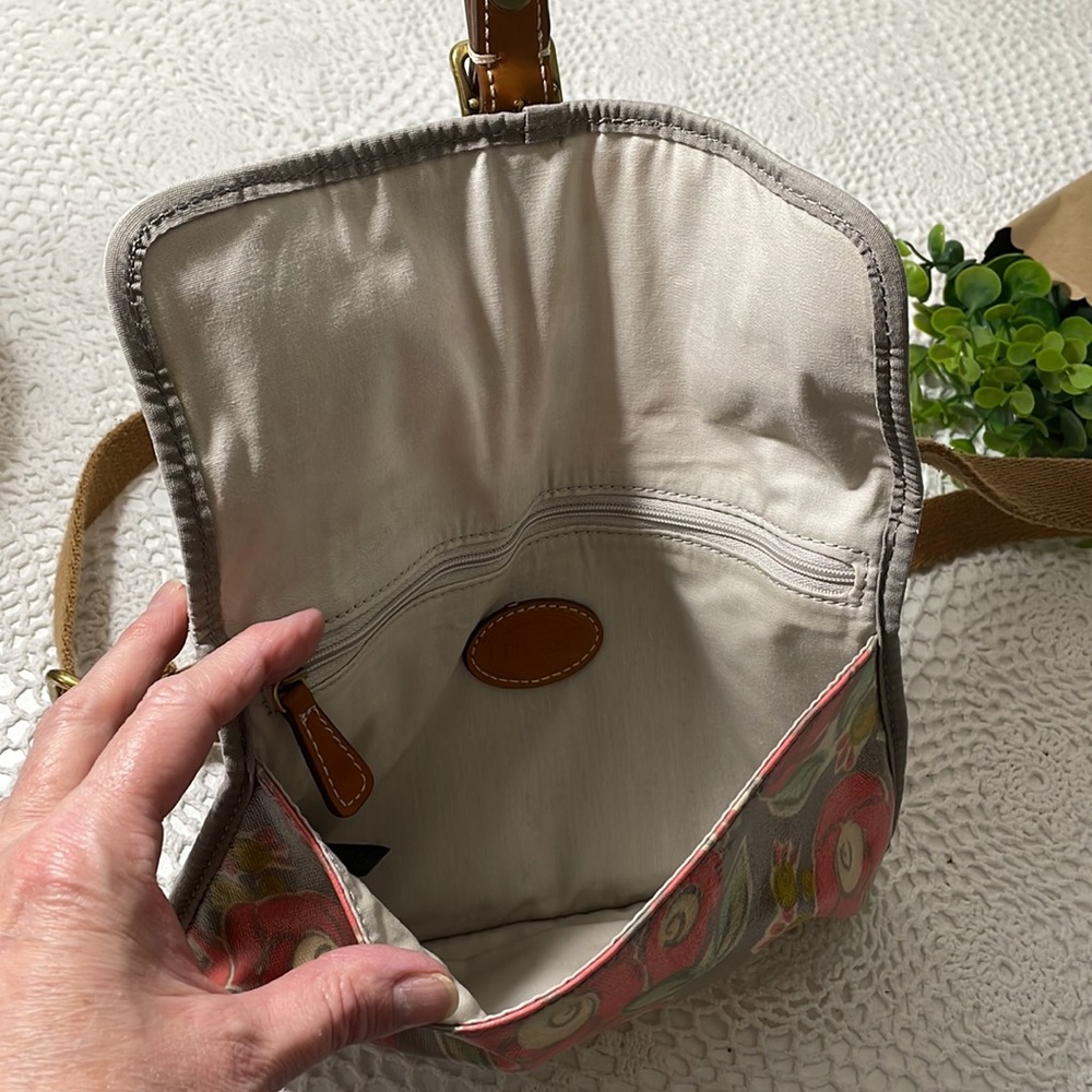 Fossil Crossbody - Picture 5 of 5
